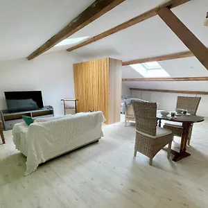  Séjour chez l'habitant Les Vieux Platanes France