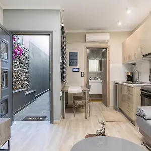 https://thess-old-town-2.hotels-of-thessaloniki.com