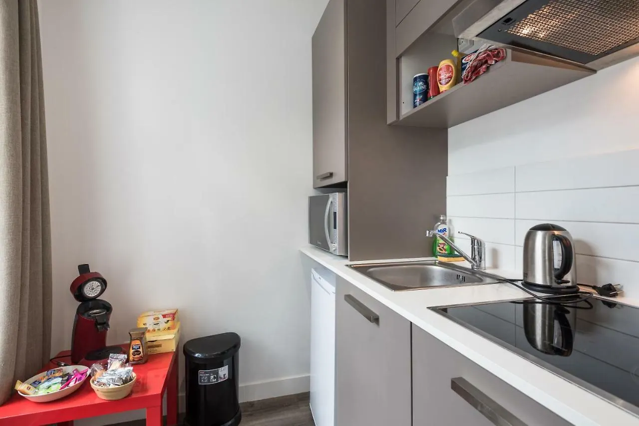 Appart République parking privé gratuit Lille 0*,  France
